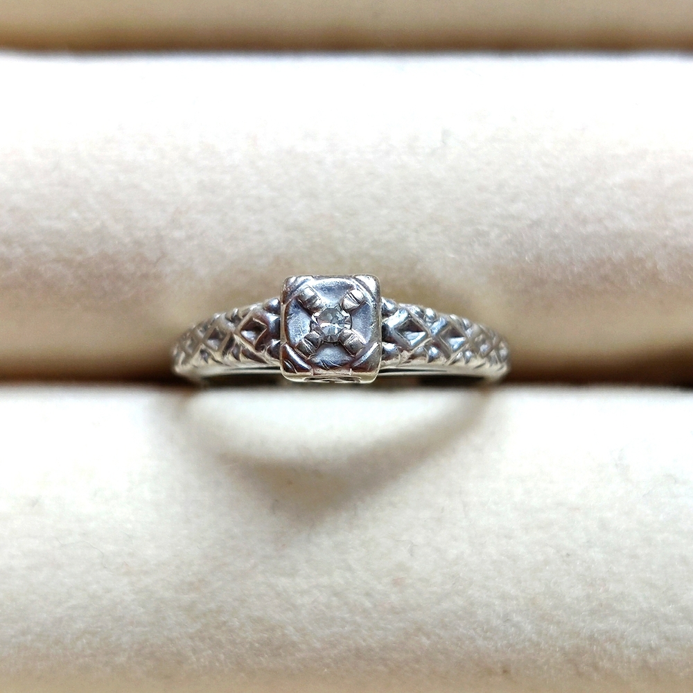 Vintage 14K White Gold Diamond Ring